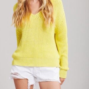 New John & Jenn Yellow Sweater Elliot
L V -NeckCanary Heathered Knit Normcore